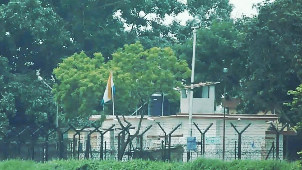 ঠাকুরগাঁও সীমান্তে বিএসএফের গুলিতে বাংলাদেশি নিহত, আটক ২