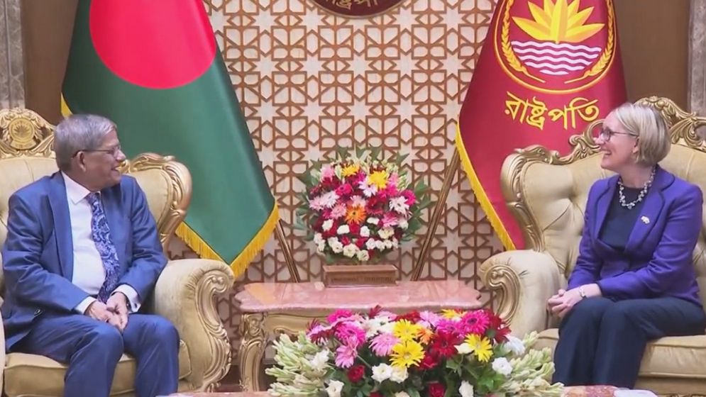শিক্ষা, মানবসম্পদ উন্নয়ন ও প্রযুক্তি খাতে যুক্তরাজ্যের সহযোগিতা বৃদ্ধির আহ্বান রাষ্ট্রপতির