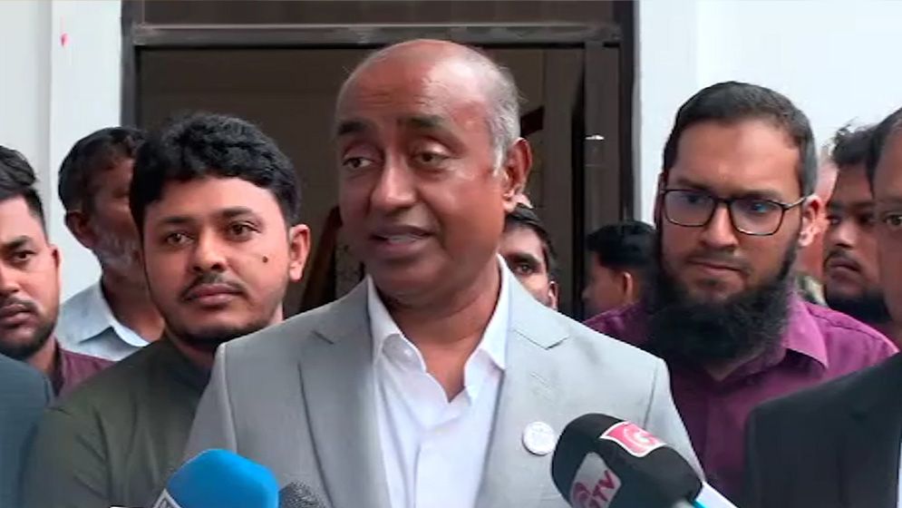 বেনামি গণমাধ্যম থেকে ফটোকার্ড দিয়ে দেশ অস্থিতিশীল করলে ব্যবস্থা নেবে সরকার: আইনমন্ত্রী