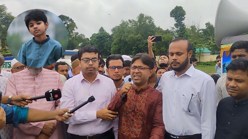 অপ্রতিমের আচরণে ত্রুটি পেলে আপনারা ক্ষমা করে দেবেন: বাবা