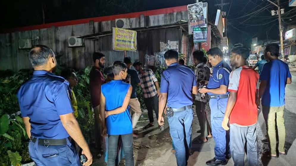 বাউফলে পৌর প্রার্থী ঘোষণা ঘিরে হামলা ও ককটেল বিস্ফোরণ