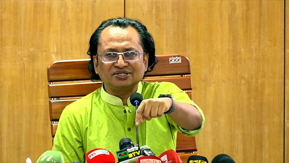 জ্বালানির দাম বৃদ্ধিতে জনগণকে ‘কাইন্ড’ হওয়ার আহ্বান প্রধানমন্ত্রীর উপদেষ্টার