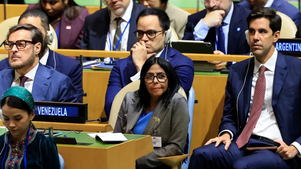 'জানুয়ারিতে মাদুরোকে তুলে নেওয়ায় ট্রাম্পকে ধন্যবাদ, তবে, তিনি ৪০ চোরকে রেখে গেলেন'