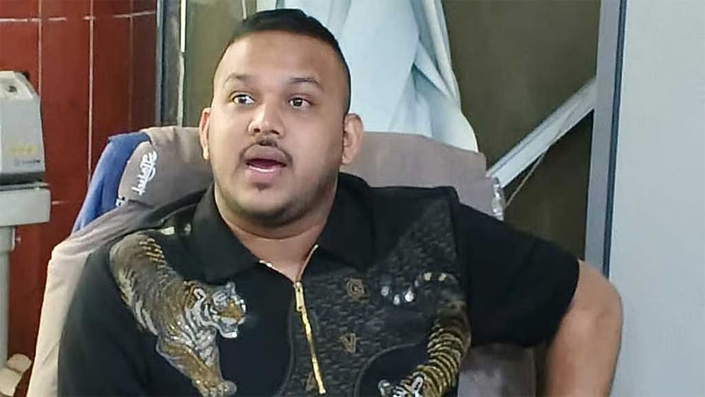 প্রিজন ভ্যান থেকে পালালেন শীর্ষ মাদক কারবারি 'পিচ্চি রাজা'