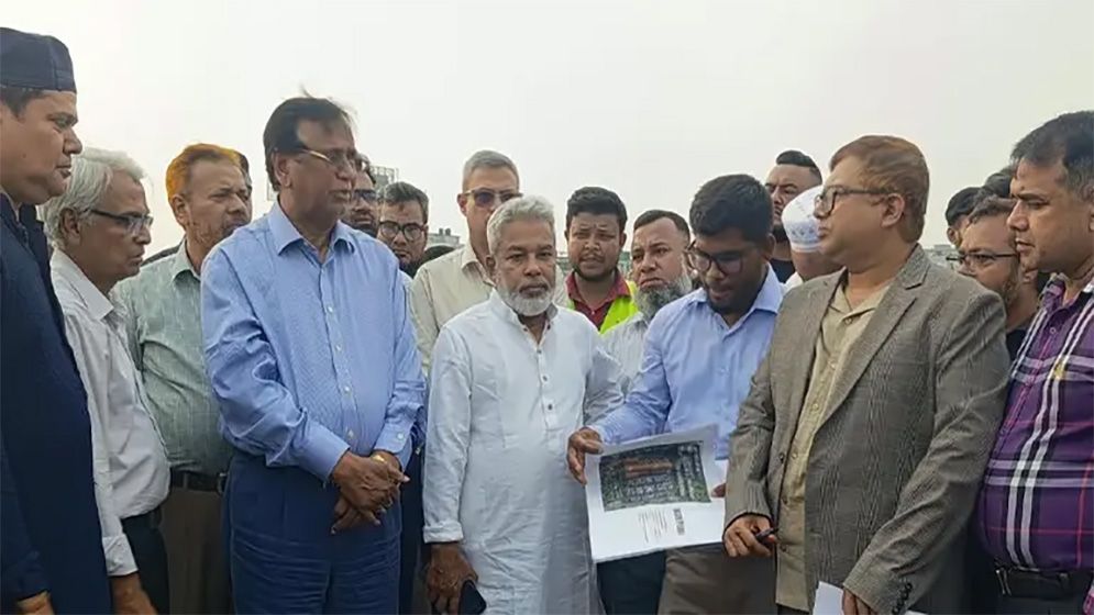কাঁচপুর বাস টার্মিনাল নির্মাণকাজের অগ্রগতি পরিদর্শনে ডিএসসিসি প্রশাসক