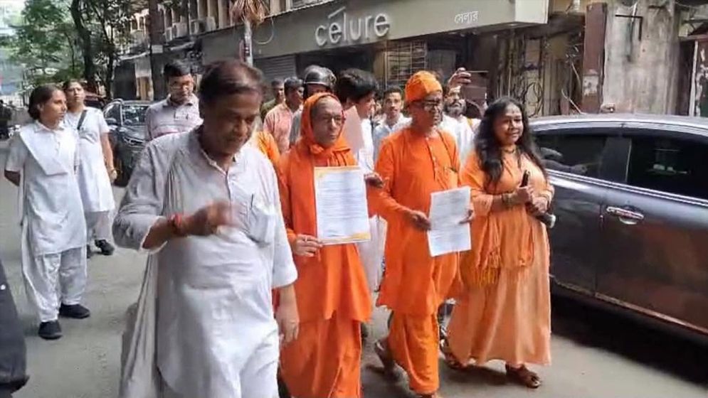 কলকাতায় বাংলাদেশ ডেপুটি হাইকমিশন অভিমুখে মিছিল, আটকে দিলো পুলিশ