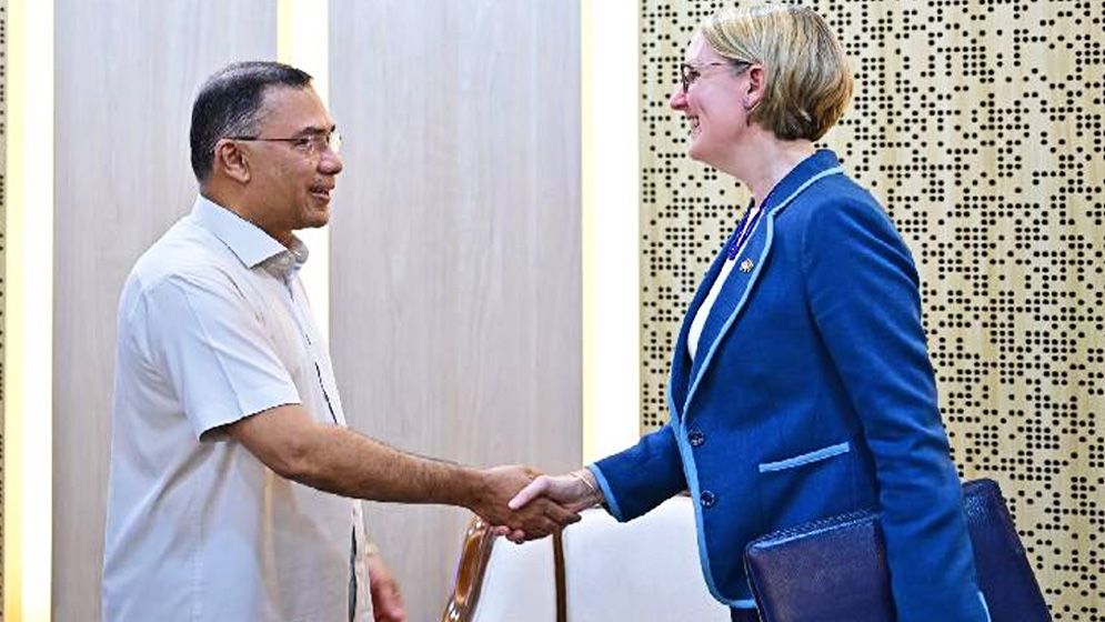 প্রধানমন্ত্রীর সঙ্গে যুক্তরাজ্যের হাইকমিশনারের সাক্ষাৎ