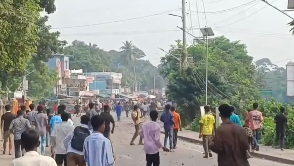 গোপালগঞ্জে মোটরসাইকেলের পার্টস চুরির অভিযোগে দুই পক্ষের সংঘর্ষ, আহত ১০