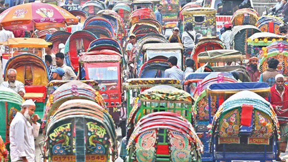 অটোরিকশায় স্বাভাবিক গতি হারিয়েছে ঢাকা: সড়ক মন্ত্রী