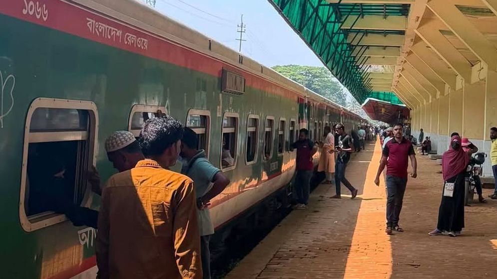 সিলেটে ট্রেনের টিকেট কালোবাজারি, আদালতের স্বপ্রণোদিত মামলা