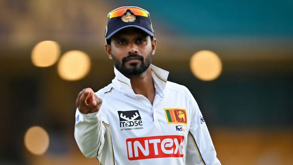 লঙ্কান টেস্ট দলের অধিনায়কত্ব ছাড়লেন ধনঞ্জয়া ডি সিলভা
