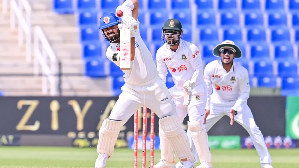 ১৩৫ রানে পিছিয়ে থেকে দ্বিতীয় দিন শেষ করলো আফগানিস্তান