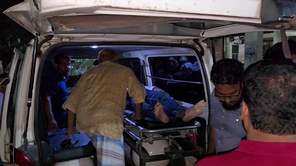 গাজীপুরে বিকাশ কর্মকর্তাকে গুলি, দুই বস্তা টাকা ছিনতাই