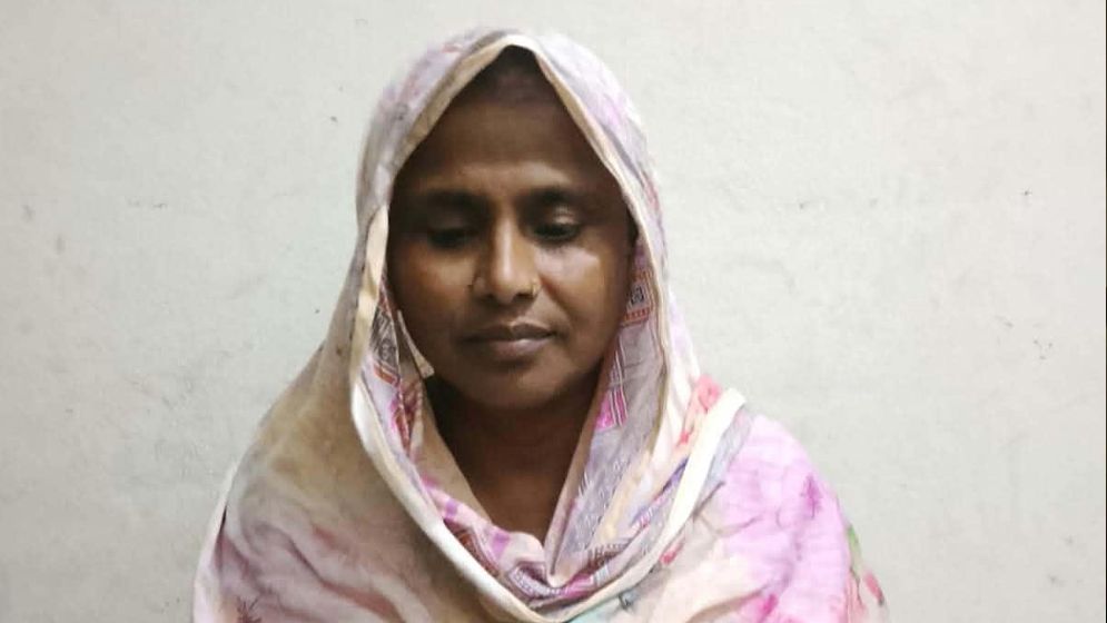 টঙ্গীতে ২০ মামলার আসামি 'মাদক সম্রাজ্ঞী' মোমেলাসহ গ্রেফতার ২