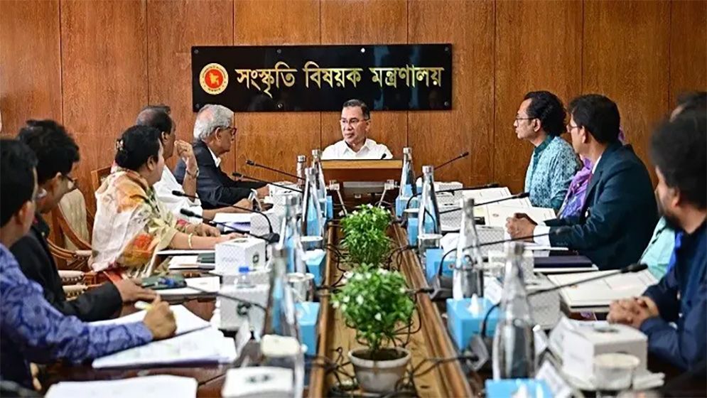 সংস্কৃতি মন্ত্রণালয় পরিদর্শনে প্রধানমন্ত্রী, দিলেন দিকনির্দেশনা