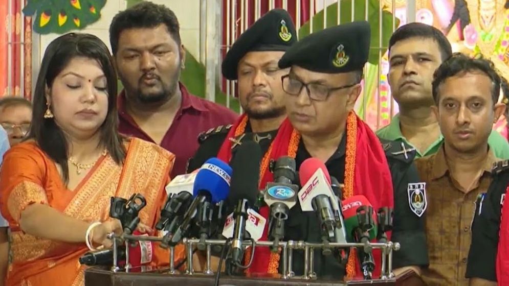 দুর্গাপূজায় এখন পর্যন্ত কোনো নাশকতার আশঙ্কা নেই: এসআরবি ডিজি