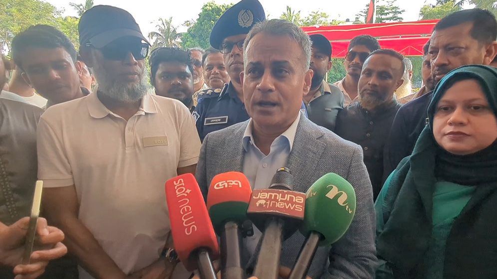 আড়ালে উপস্থিতি জানান দিয়ে নির্বাচিত সরকারকে বিচ্যুত করা যাবে না