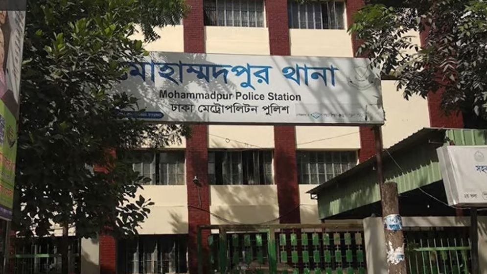 মোহাম্মদপুরে গুলি ও চাপাতির কোপে বাবা-ছেলে আহত