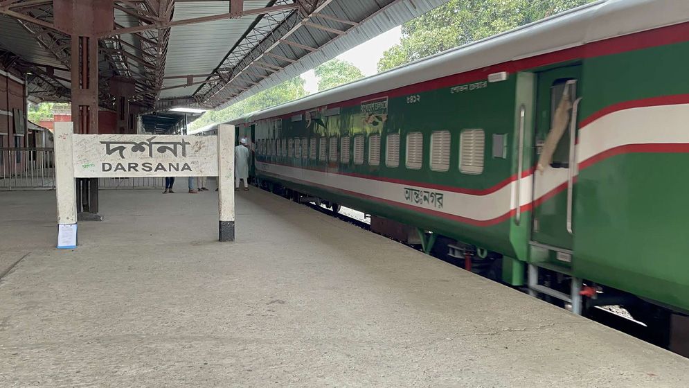 প্রথম চালানে দেশে পৌঁছালো ভারত থেকে কেনা ১৮টি নতুন রেলকোচ