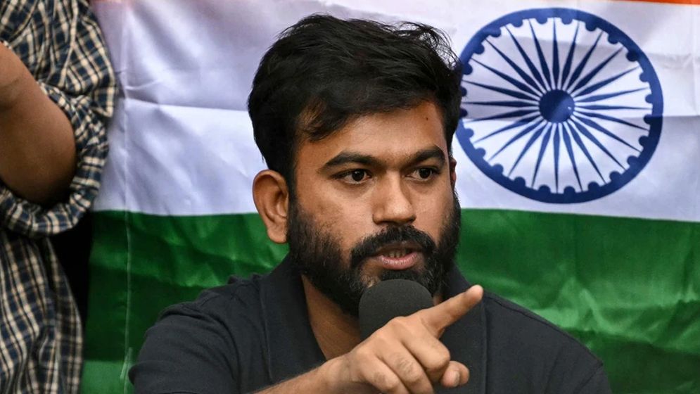 ককরোচ নেতা অভিজিৎ দিপকে আটক