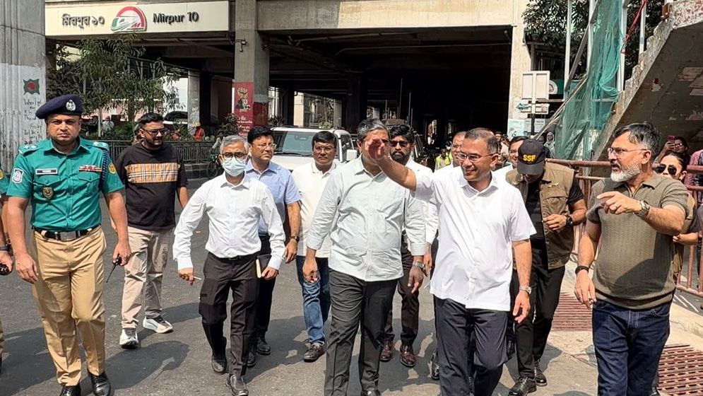 হাসপাতাল-স্কুলসহ বিভিন্ন স্থাপনায় আকস্মিক পরিদর্শন প্রধানমন্ত্রীর, তড়িৎ নির্দেশনাসহ যা যা করলেন