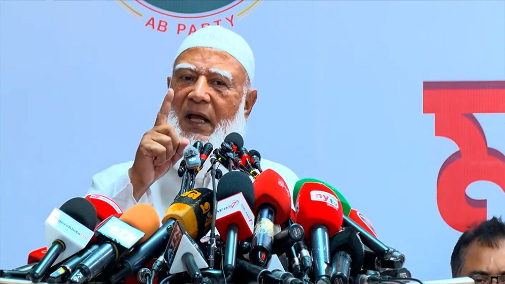 ইনিয়ে-বিনিয়ে বহু লোভ-লালসা দেখানো হয়েছে, আমরা ফিরেও তাকাইনি: জামায়াত আমির