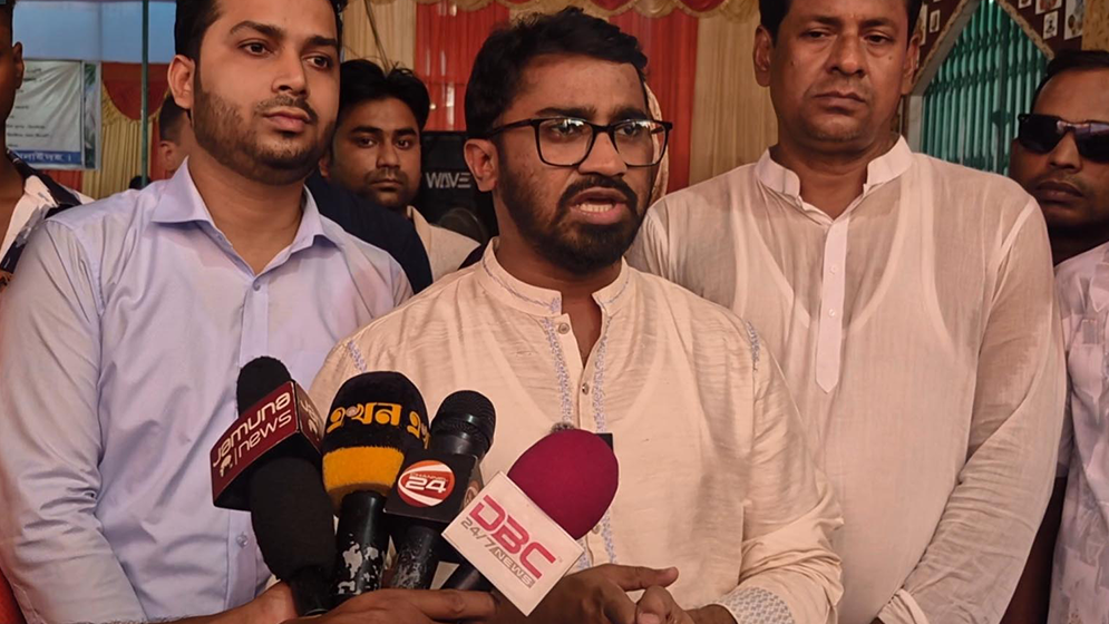 জামায়াত আমিরের আউল-ফাউল বক্তব্যে মানুষ হাসি-তামাশা করছে: রাশেদ খাঁন