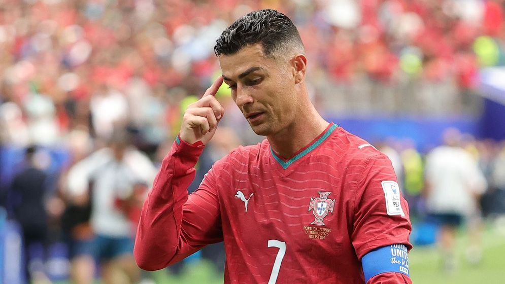 রোনালদোকে এক মাসের নিষেধাজ্ঞা দিলো পর্তুগিজ ফুটবল ফেডারেশন, গুণতে হবে আর্থিক জরিমানাও
