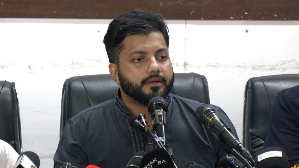 ইশরাক হোসেনের পদত্যাগপত্র গ্রহণ করেছেন রাষ্ট্রপতি, প্রজ্ঞাপন জারি