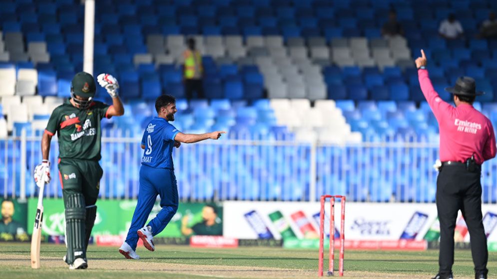 আবারও ব্যাটিংয়ে ভরাডুবি, ১৬০ রানে থামল বাংলাদেশ