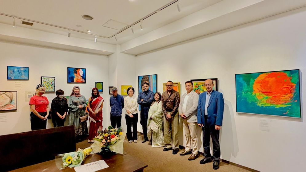 জাপানের ইয়োকোহামায় আর্টিস্ট লিপুর প্রথম একক প্রদর্শনী
