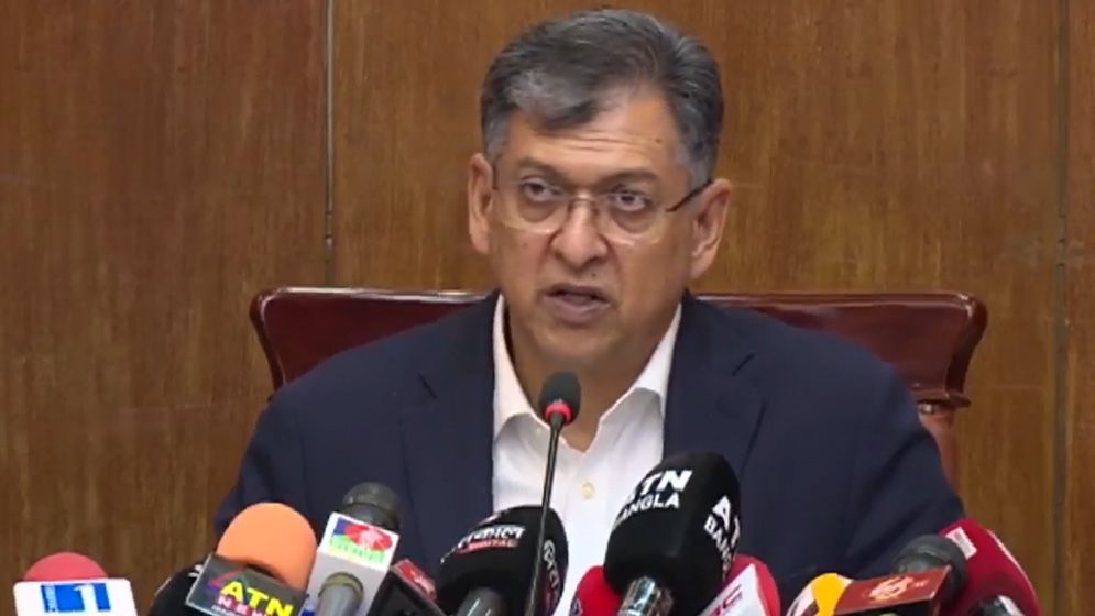 কোনো ফ্যাসিস্ট ও অপশক্তিকে দেশে অস্থিরতা সৃষ্টির সুযোগ দেওয়া হবে না: স্বরাষ্টমন্ত্রী