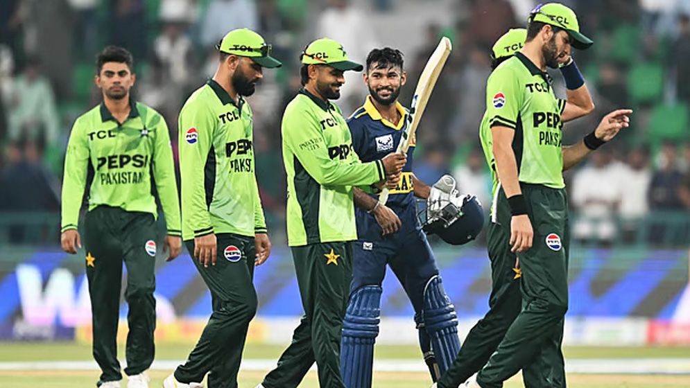 পাকিস্তানকে হারিয়ে ফাইনালে শ্রীলঙ্কা, বাদ ইংল্যান্ড