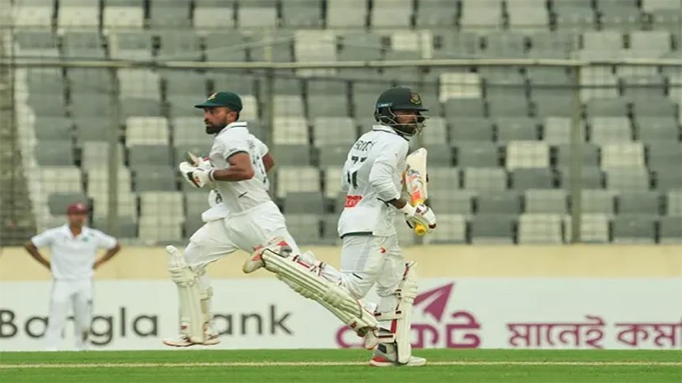 ৯৯ রানে অপরাজিত সাদমানকে অপেক্ষায় রাখলো আলোকস্বল্পতা