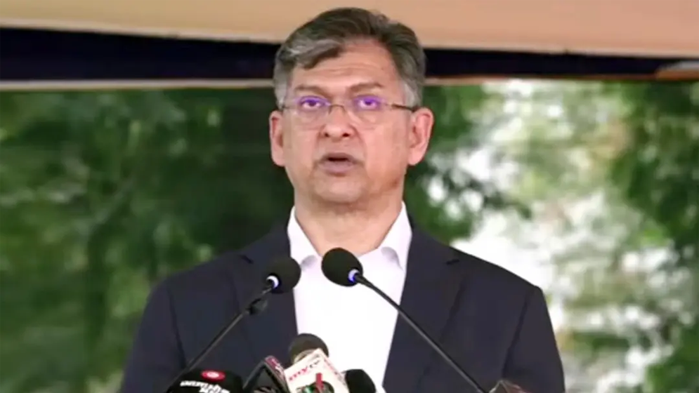 জনপ্রত্যাশা অনেক, 'জনগণের পুলিশ' হিসেবে নিজেদের প্রতিষ্ঠা করতে হবে: স্বরাষ্ট্রমন্ত্রী