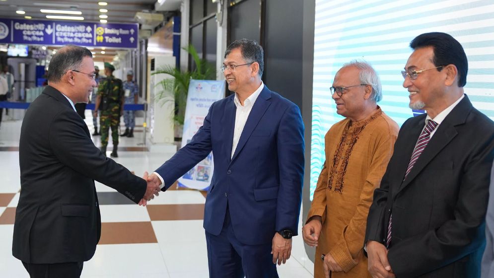 জাপান সফর শেষে দেশে ফিরেছেন প্রধানমন্ত্রী, ঐতিহাসিক অর্জন বলছেন রিজভী