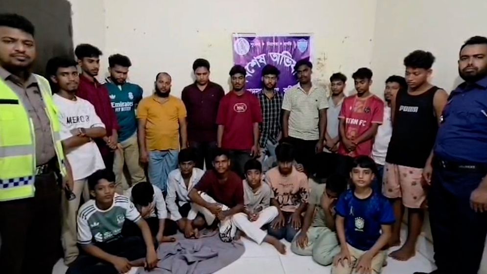 কুমিল্লায় মাদক, কিশোর গ্যাং ও ছিনতাই বিরোধী অভিযানে আটক ৩৫১
